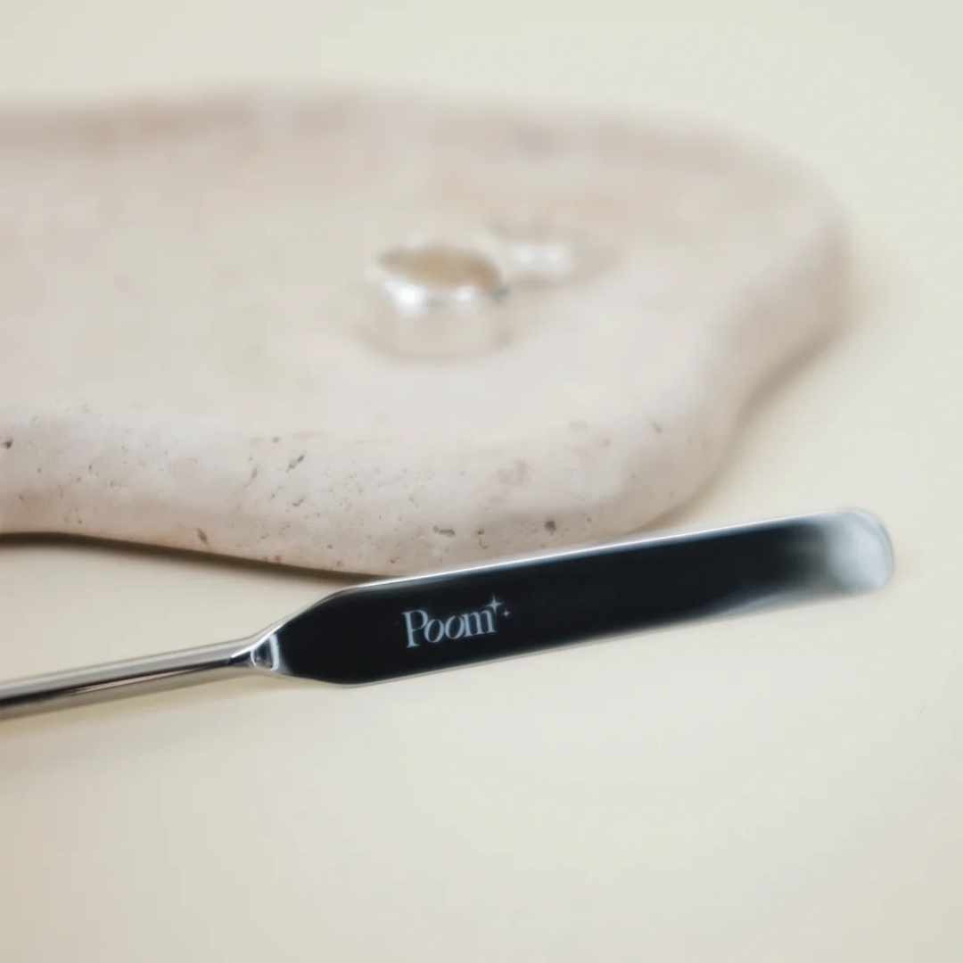 Makeup - Poom Cosmetics Glide & Glow Foundation Spatula