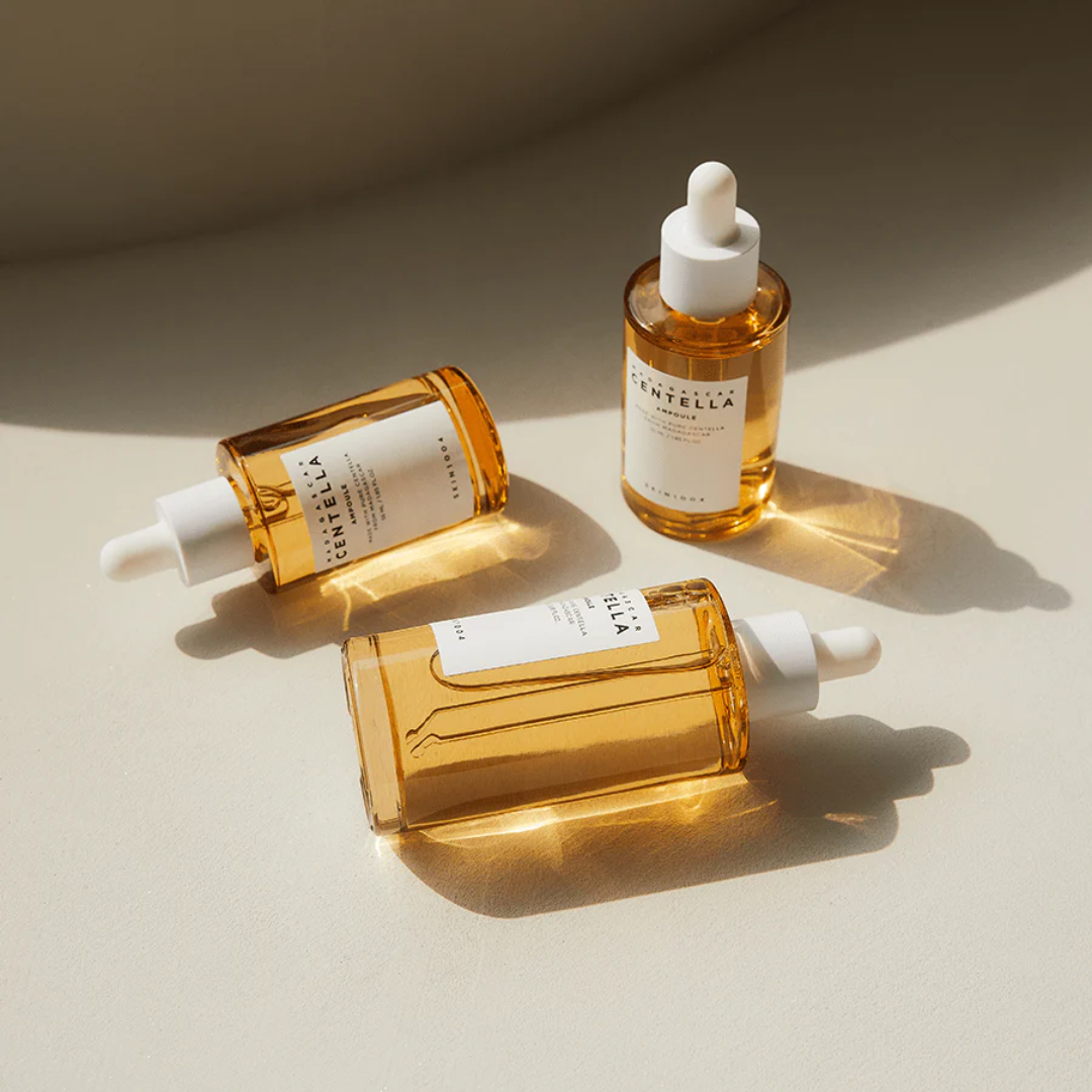 Skin1004 Madagascar Centella Ampoule for all skin types korean skincare effective product. epairs damaged skin while regulating its moisture and oil balance. Main ingredient cenetella asiatica extracts strengthen the skin’s barrier for healthier looking skin.