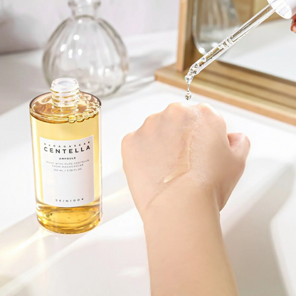 Skin1004 Madagascar Centella Ampoule for all skin types korean skincare effective product. epairs damaged skin while regulating its moisture and oil balance. Main ingredient cenetella asiatica extracts strengthen the skin’s barrier for healthier looking skin.